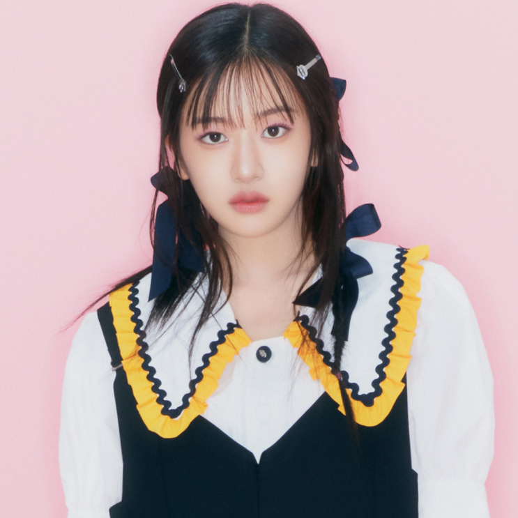  안유진 착용 럭키슈에뜨 Y2K 세일러문 패션 세일러복 블라우스 코디 추천