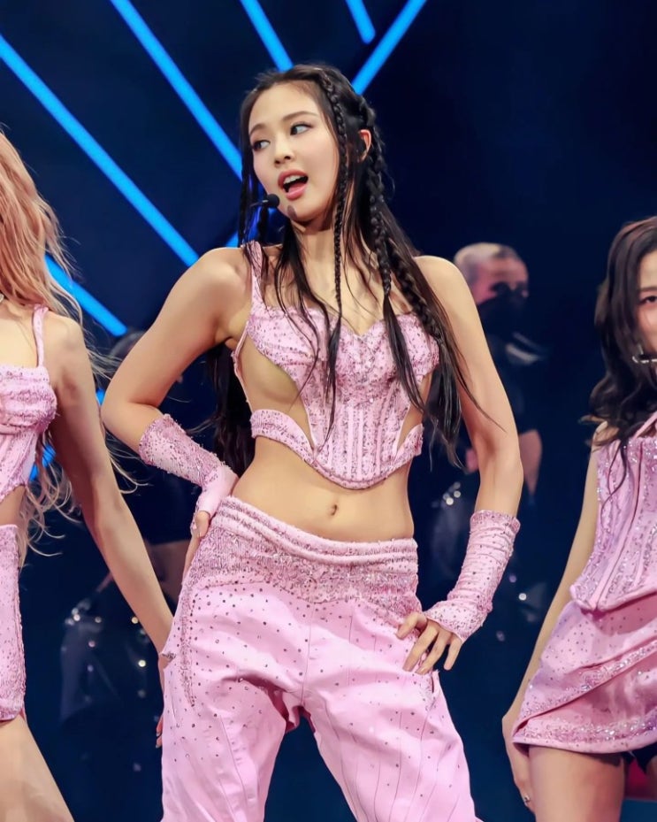 '드라마 데뷔' 블랙핑크 제니, 선정적 댄스 연기에 충격적 반응...선정성 논란 '드라마 데뷔' 블랙핑크 제니, 선정적 댄스 연기에 충격적 반응...선정성 논란