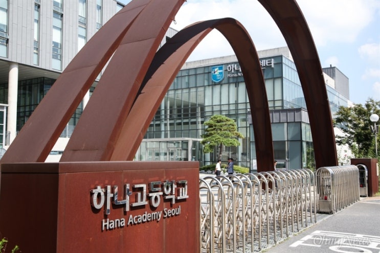 <b>아들 학폭 무마 의혹</b> 이동관 조국 딸에겐 자식은 부모의 거울