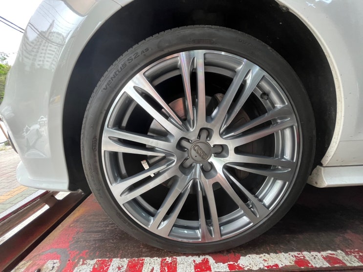 아우디 A7 20인치 휠 복원 (다이아몬드컷팅) 의정부 휠 복원 저렴하게 잘하는 곳 + 의정부 타이어 전문점 (265 35 20)