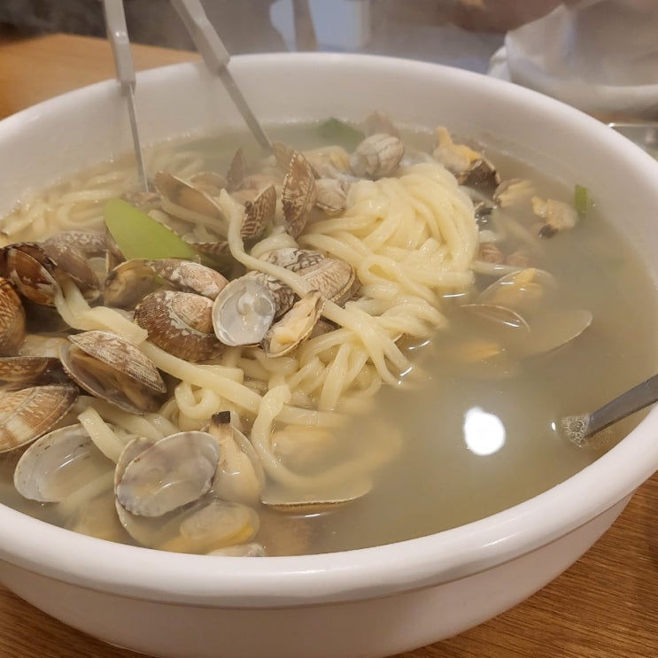  이수 칼국수 맛집 "향원칼국수"