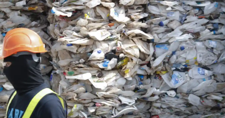 호주 정부는 포장 산업이 폐기물에 실패한 후 재활용 규칙을 부과합니다