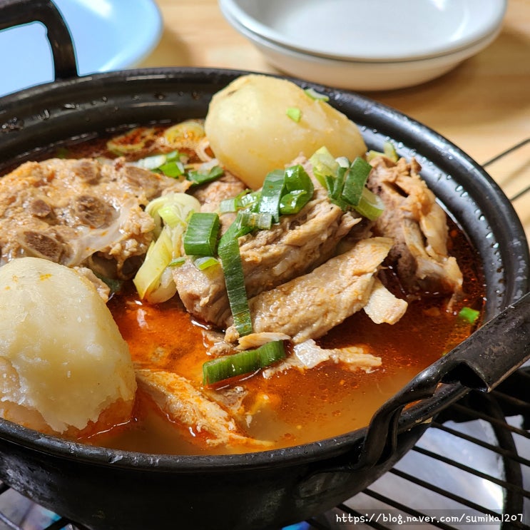 일미집 감자탕 용산 후암동 맛집 맑은 국물이 일품!