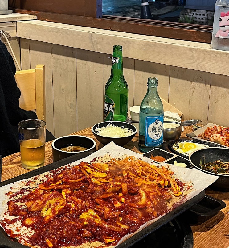 서울 송파 잠실새내 | 고추장 삼겹살 맛집 불타는 삼겹살, 구워주는 고기집 술집 후기