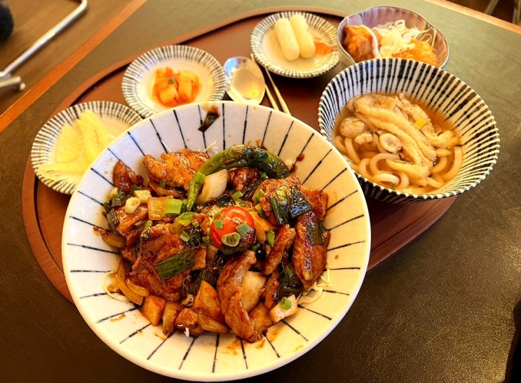  성수데이트 갈비덮밥 돈코츠라멘 성수맛집 : ) 핵밥