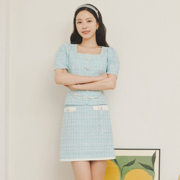  손나은 착용 여자 6월 여름 결혼식 하객룩 패션 셋업 트위드 반팔자켓 스커트 코디