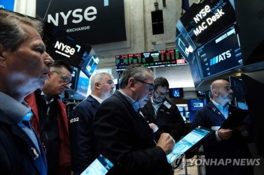 뉴욕증시, FOMC 앞두고 또 상승…테슬라 11거래일 연속 올라 뉴욕증시, FOMC 앞두고 또 상승…테슬라 11거래일 연속 올라