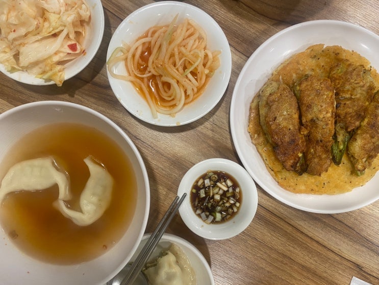  압구정 미슐랭 찐맛집 뉴만두집 포근한 할머니음식