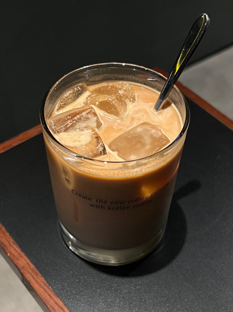  서울 시청역 라떼 맛집 : 커피 스니퍼 시청점 koffee sniffer