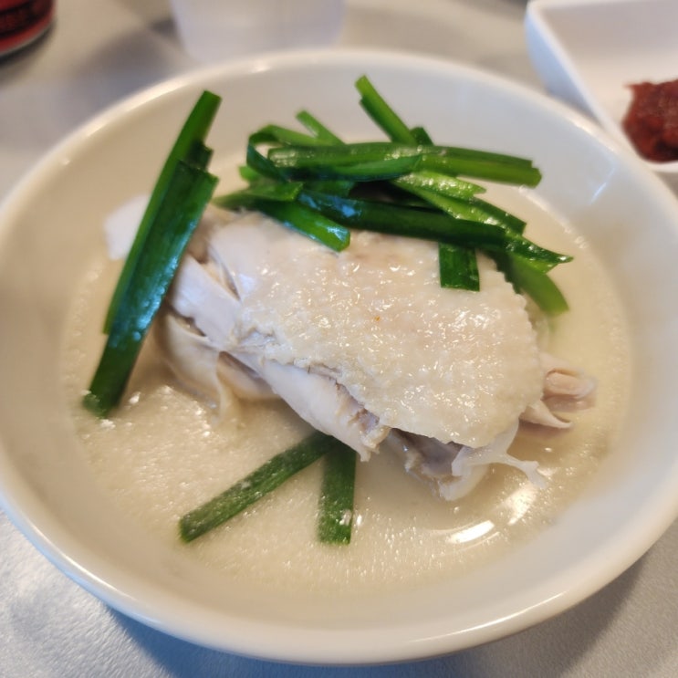  뚝섬 자양휴게소 - '닭 수육'이 맛있고 다양한 주류가 구비되어있는 힙한 한식주점
