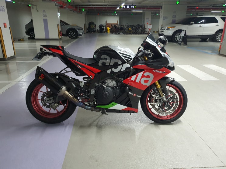  RSV4 RF 2018 - 아프릴리아 역에 하차하다 003