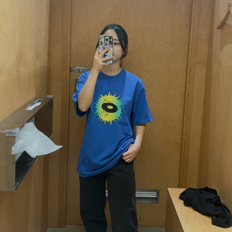 디스이즈네버댓 레코드 티 파란색 반팔 여름용으로 딱이야 디스이즈네버댓 레코드 티 파란색 반팔 여름용으로 딱이야