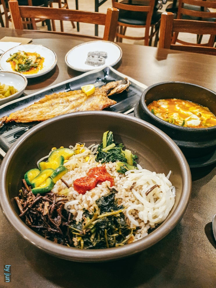  발산역 할머니가 차려주는 밥상 - 건강한 맛의 청국장과 보리밥 그리고 고등어구이
