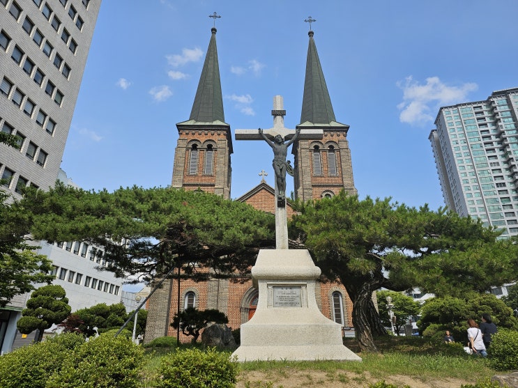  우리나라 3대 성당 중 하나인 대구 계산성당