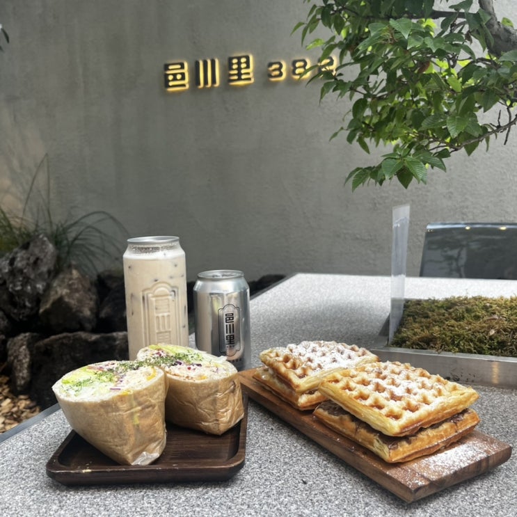  [압구정로데오] 주차 가능 & 레트로 감성 대형 카페 : 신사동 카페, 읍천리 382
