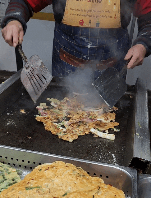  서울대입구역 샤로수길 갓성비 전 맛집 <서울대역전집> 전 1장에 2500원