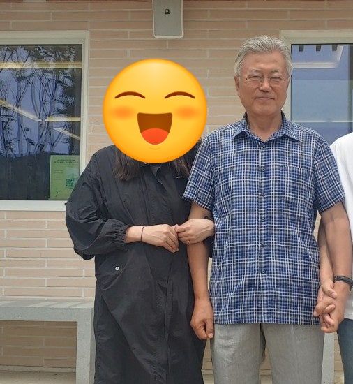 [평산마을/ 평산책방] <b>문재인</b> 대통령님과 <b>김정숙 여사</b>님... 