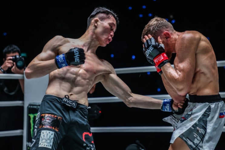  권원일, Artem Belakh 상대로 2라운드 TKO승