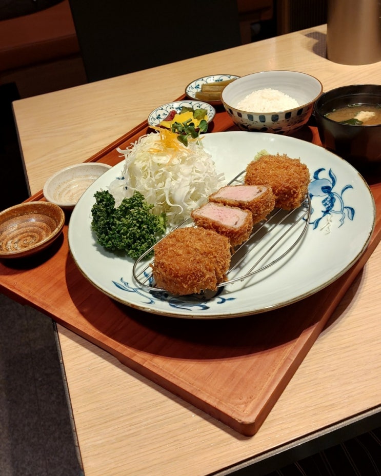 한강진역 맛집: 분지로 사운즈한남점 두툼하고 부드러운 돈카츠 맛집 한남동 맛집