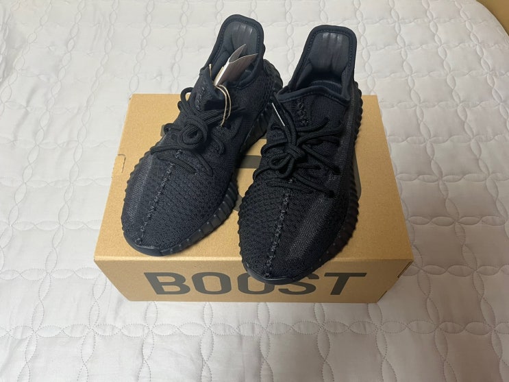  아디다스 이지 부스트 350 V2 오닉스 리뷰(Adidas Yeezy Boost 350 V2 Onyx)-HQ4540