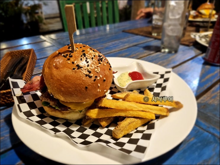  발리 북부 버거 맛집 - Lakawi Burger