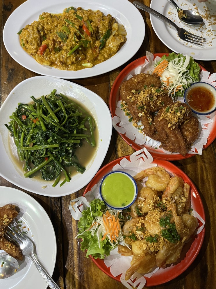  뿌팟퐁커리 까이텃이 정말 맛있던 한국인픽 방콕맛집 노스이스트