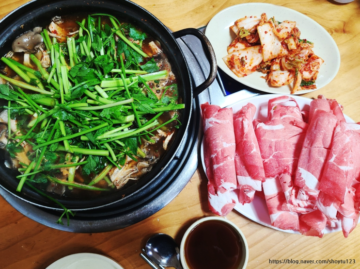 [화성 융건릉 맛집] 구좌리 얼크니 손칼국수 (화성점) 꿀팁있음