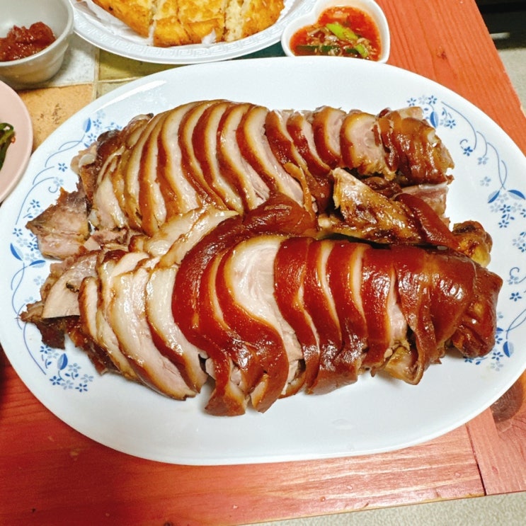  수원 지동시장 맛집 ㅣ 족발과 김치를 한번에?! 수원족발맛집