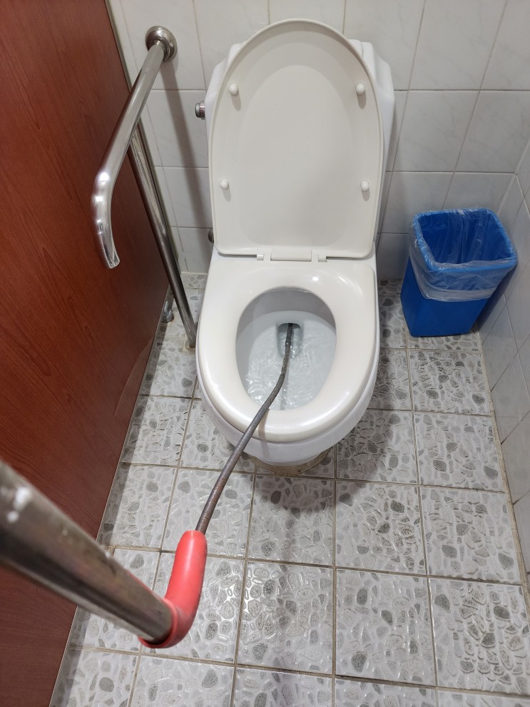 마산 변기 막힘 해결기, 화장실 변기 물이 안 내려가요!