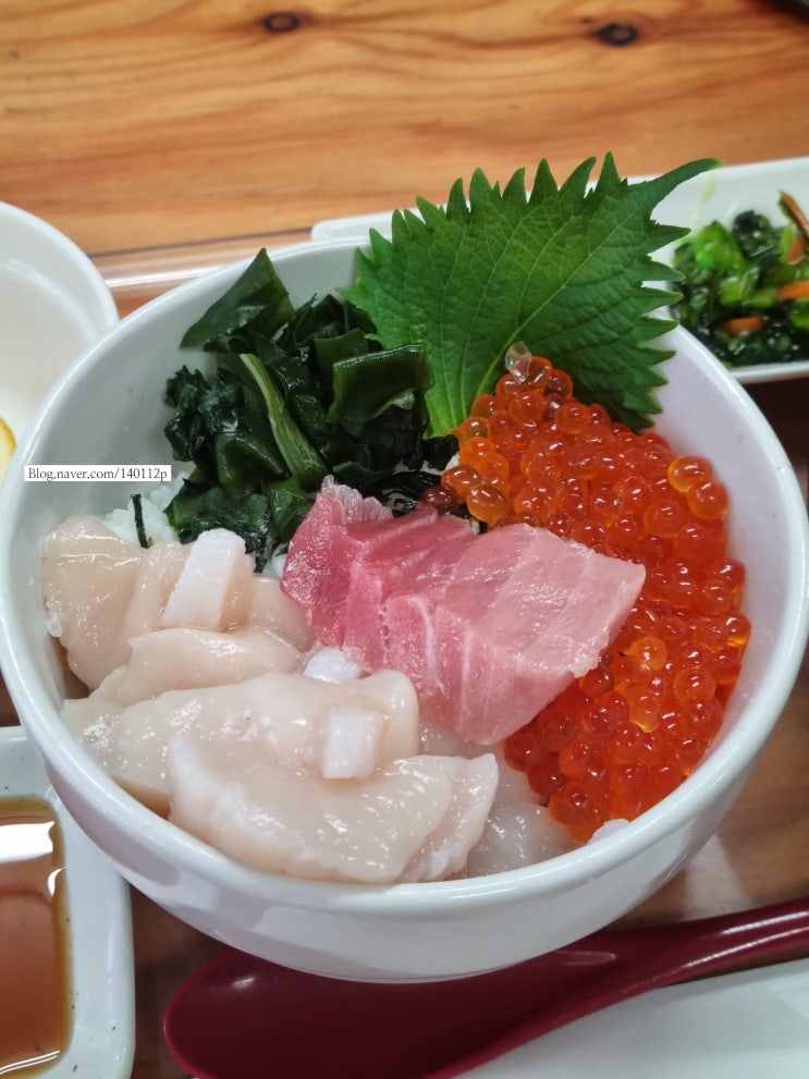  삿포로 니조시장 카이센동 현지인 맛집 간넨 아침식사로 굿 + 스타벅스 메론프라푸치노