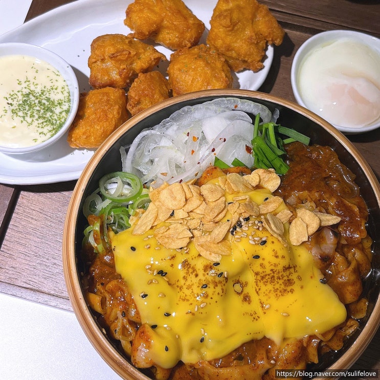  신촌 혼밥 덮밥맛집 '한술식당'