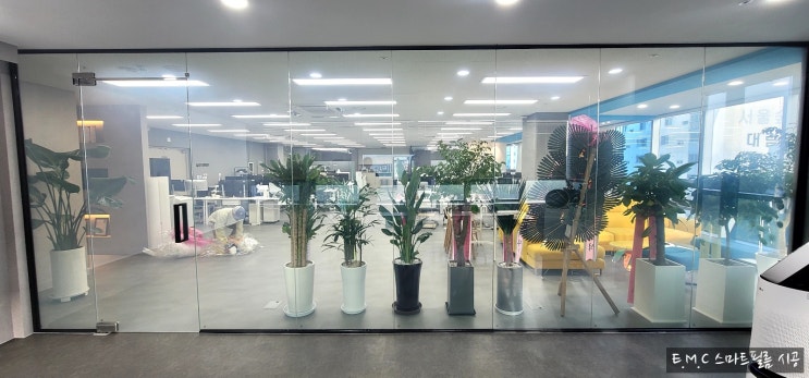  트리톤(주) 회의실 PDLC 스마트 필름 시공