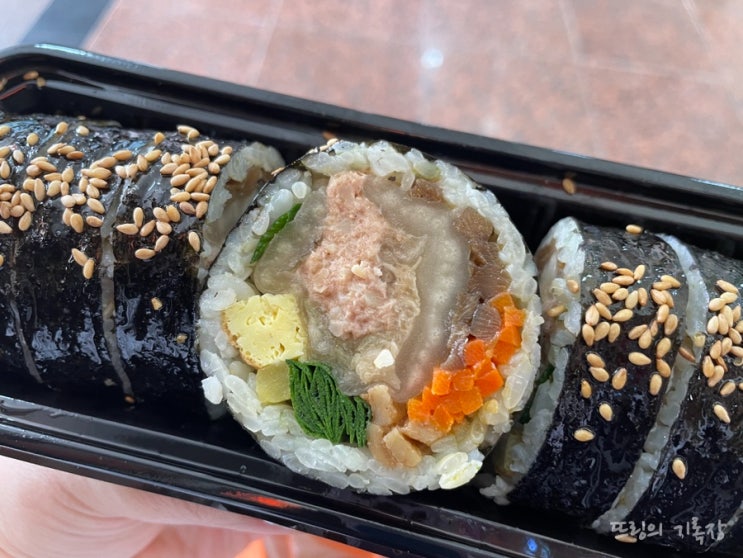  숙대 김밥 맛집. 이영자 김밥으로 유명한 숙대 한입소반 방문 후기, 묵은지참치김밥 최고