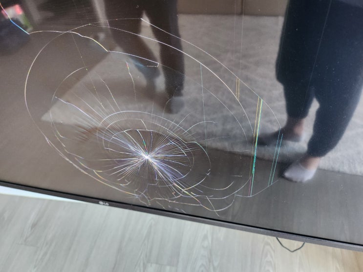  광명시철산동75인치TV액정깨짐 티비수리 패널 수리, 티비액정수리 현장방문
