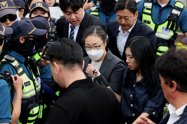 [인면수심] 박희영, <b>이태원 참사 유가족</b> 만나겠다더니..출입구... 