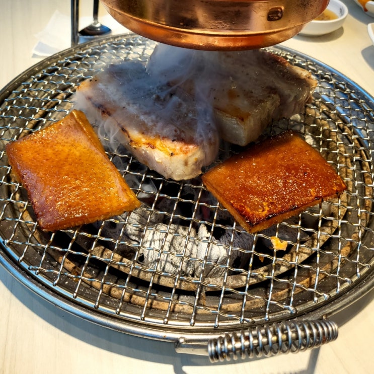  명륜진사갈비와 빽다방 빨간물약