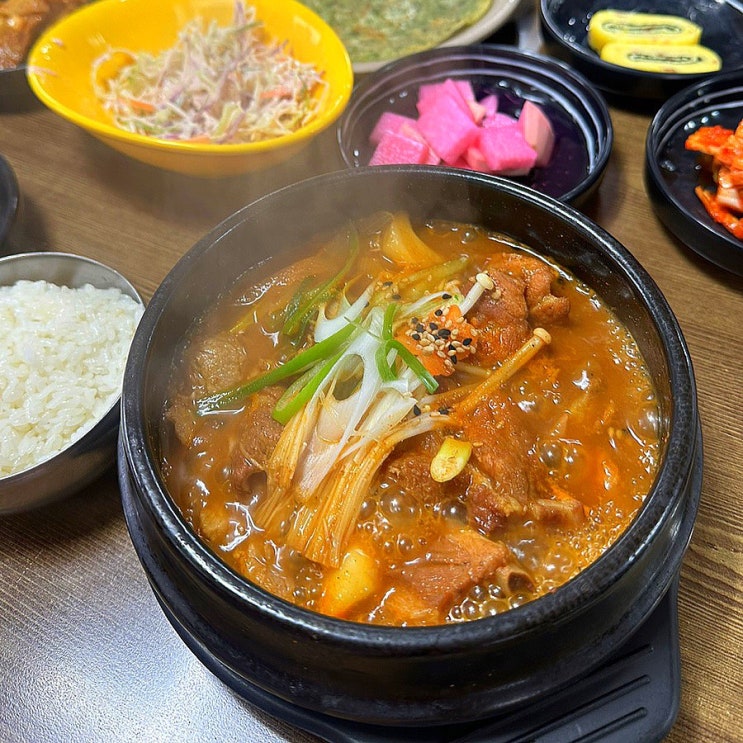  홍천 맛집 추천, 현지인이 추천해준 매운갈비찜 맛집 "홍천강변애" 솔직후기