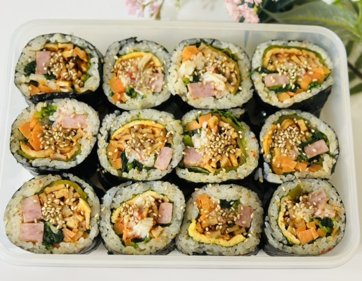  매콤어묵김밥 만들기. 아주 매콤하게 어묵볶음 만들어서 맛있는 김밥 만들어 먹은 일상. 맛있는 김밥 레시피.