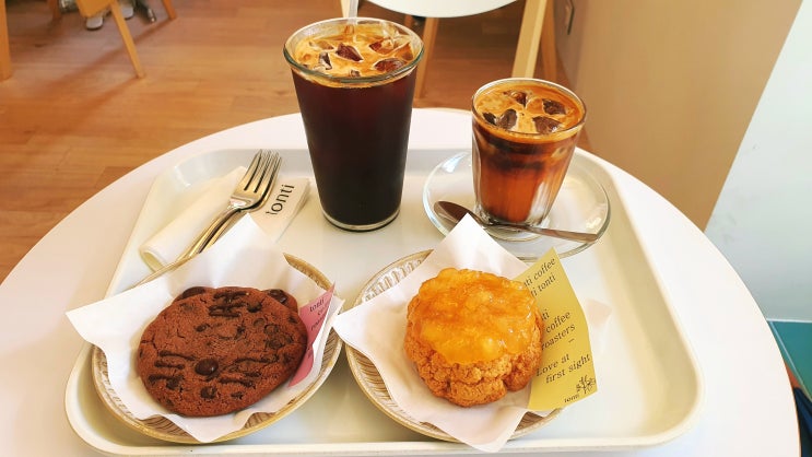 [종로 카페] 톤티커피 향긋한 커피와 차분하고 따듯한 감성적인 안국역 커피 맛집