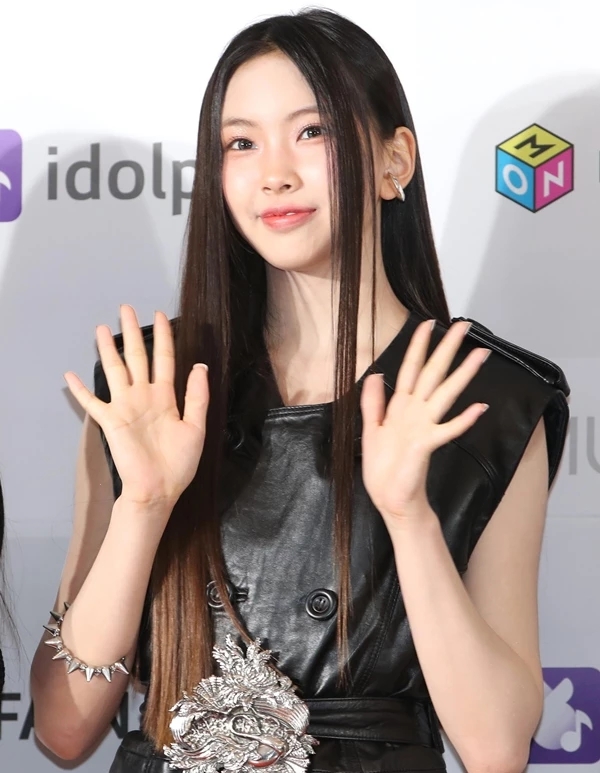 어린 시절 사진 공유된 08년생 뉴진스 혜인, 지금과 변함없는 미모 공개되자 감탄 쏟아 어린 시절 사진 공유된 08년생 뉴진스 혜인, 지금과 변함없는 미모 공개되자 감탄 쏟아