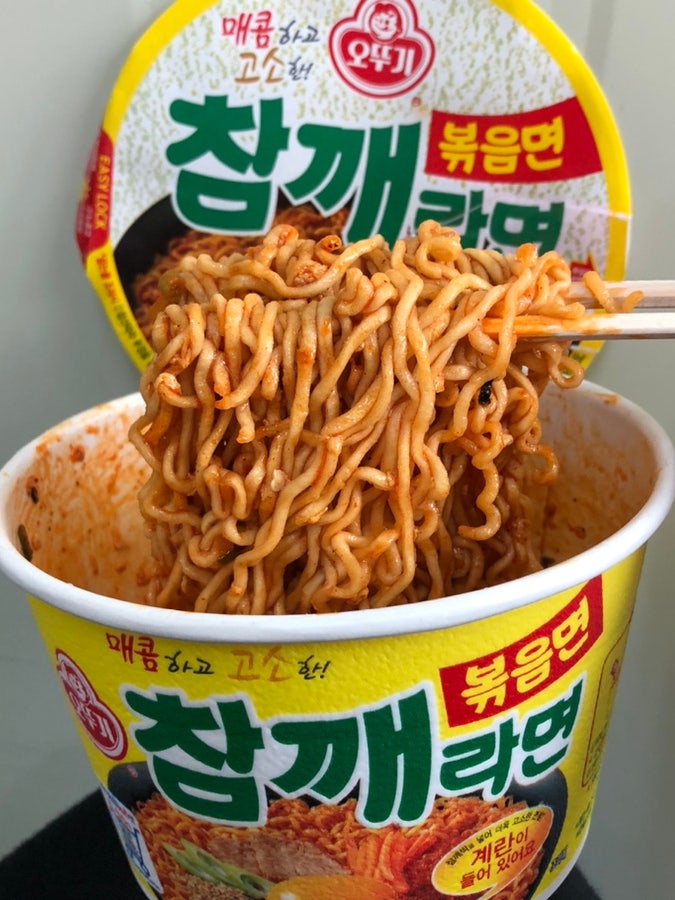  오뚜기 참깨라면볶음면 엄청 고소하지만 애매한맛