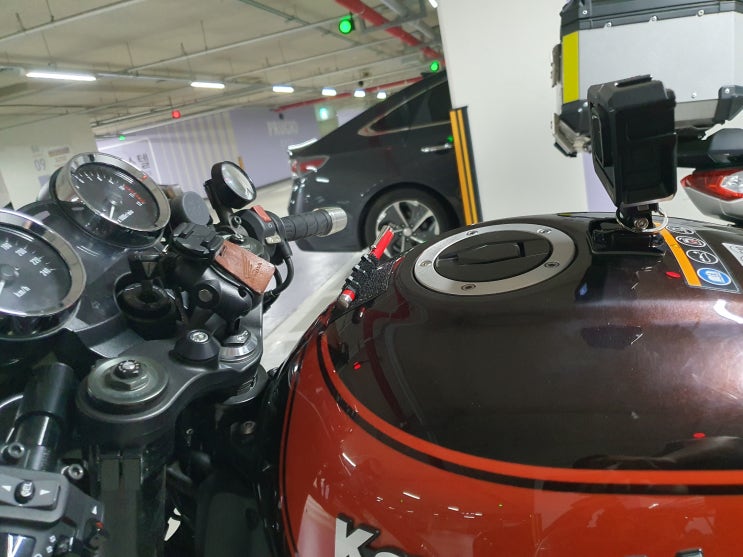  Z900RS 2019 - 고프로 마운트 위치 변경