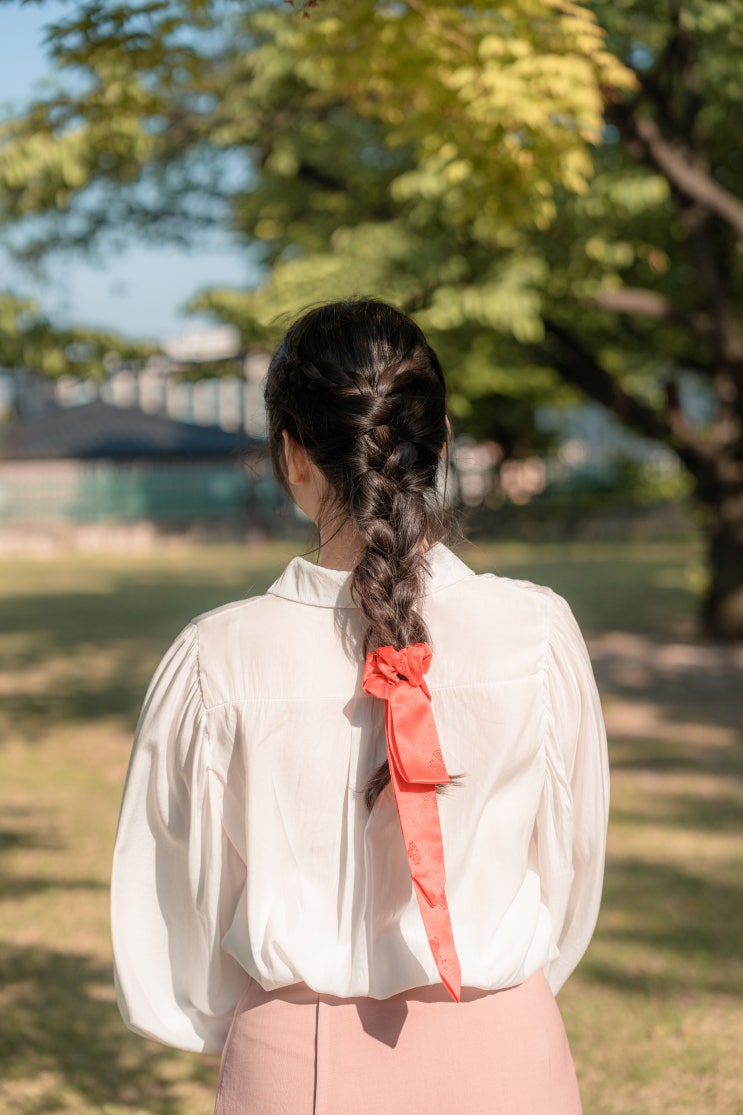  [내돈내산] 여름 포인트 주기 좋은 헤어 액세서리 추천_ 아이디어스 샵아빠르떼 댕기 스크런치 후기 (ft. 착용 사진)