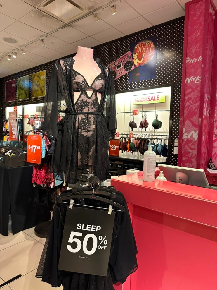  밴쿠버에서 속옷 쇼핑/ 속옷매장 La senza/ 빅토리아 시크릿 Victoria secret / 핑크 pink / 속옷사이즈 측정/ 빅토이라시크릿 파트타임