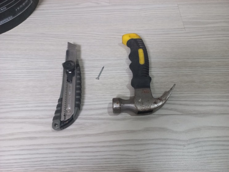  마루접착제 주입으로 들뜬마루 보수