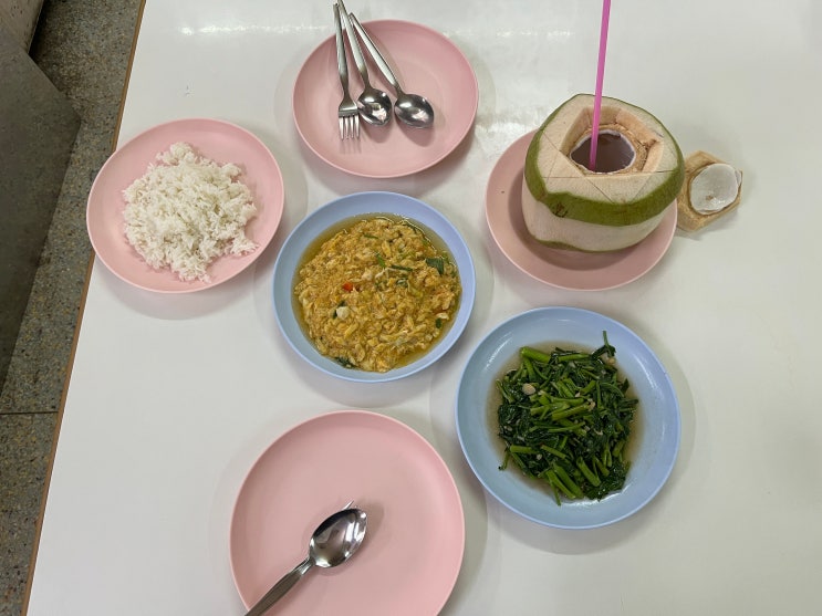  방콕 뿌팟퐁커리맛집 아속역가이드북맛집 오랜시간 한국인 픽이었던 쑤다레스토랑 Suda restaurants