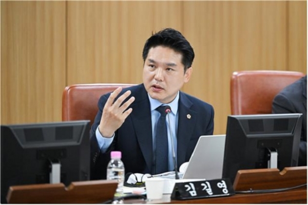 김길영 <b>서울시의원</b> <b>우수의정대상</b> 수상-시정 현안 견제 및 대안... 