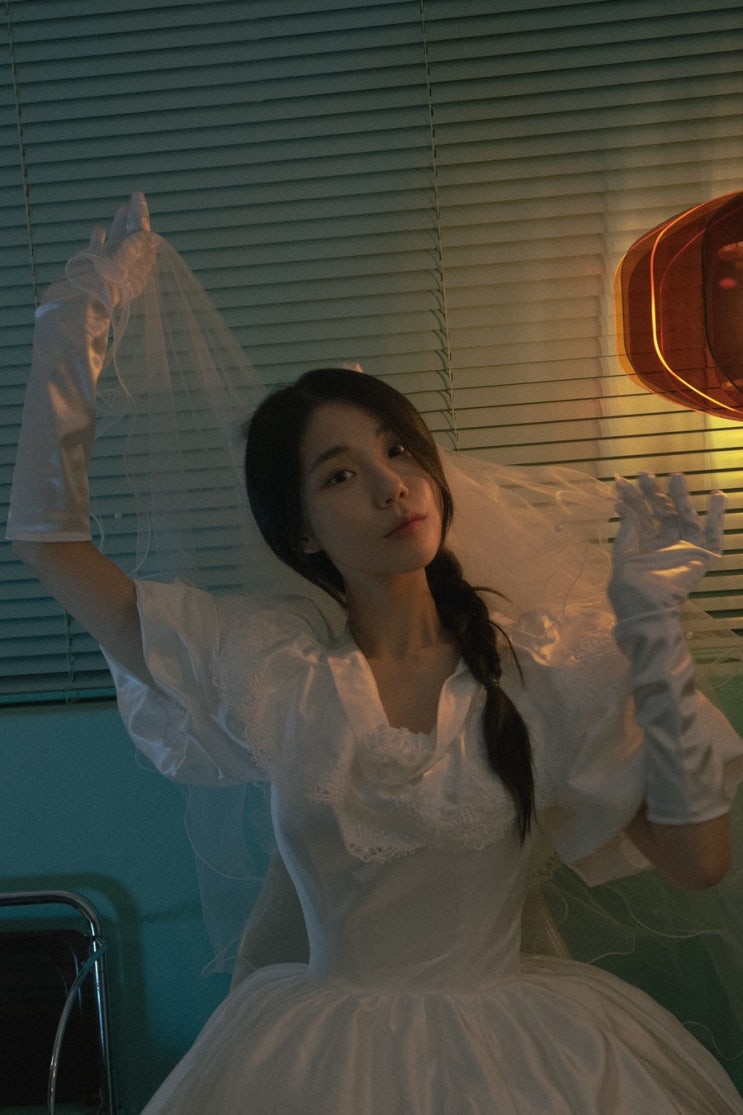  레트로 웨딩드레스 입고 개인화보 남기자! - 산소필름 부산 서울 레트로 스냅