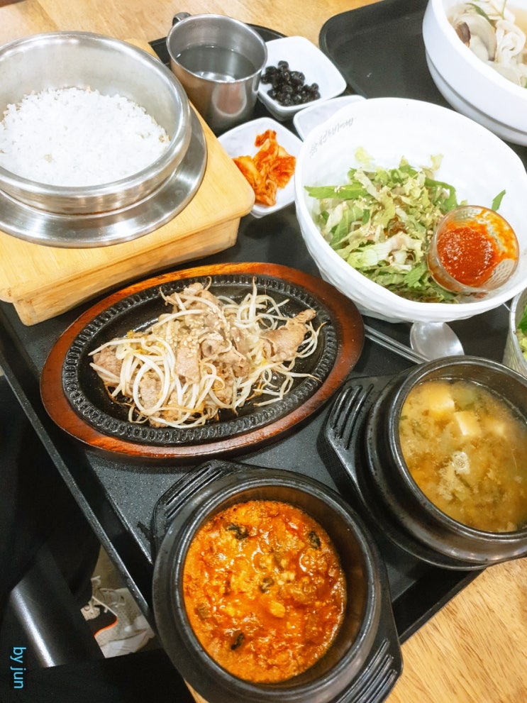  천안 신세계백화점 푸드코트 - 가마솥밥 정식과 백합칼국수