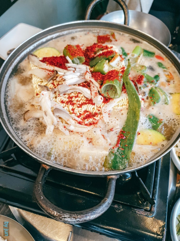  회현역 남대문 생숯불갈비 - 해물된장찌개에 라면사리를 넣으면